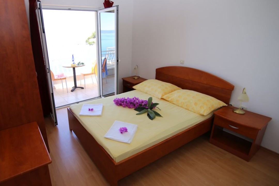 Villa-Skala-apartment-B1-22-interior-1